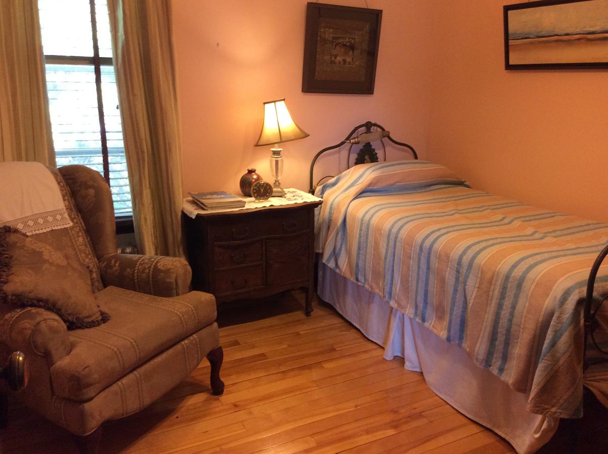Auberge Taylor Manor Сен-Жорж Екстериор снимка