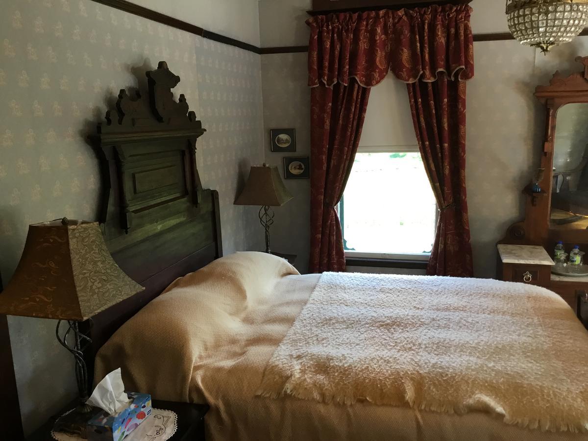 Auberge Taylor Manor Сен-Жорж Екстериор снимка