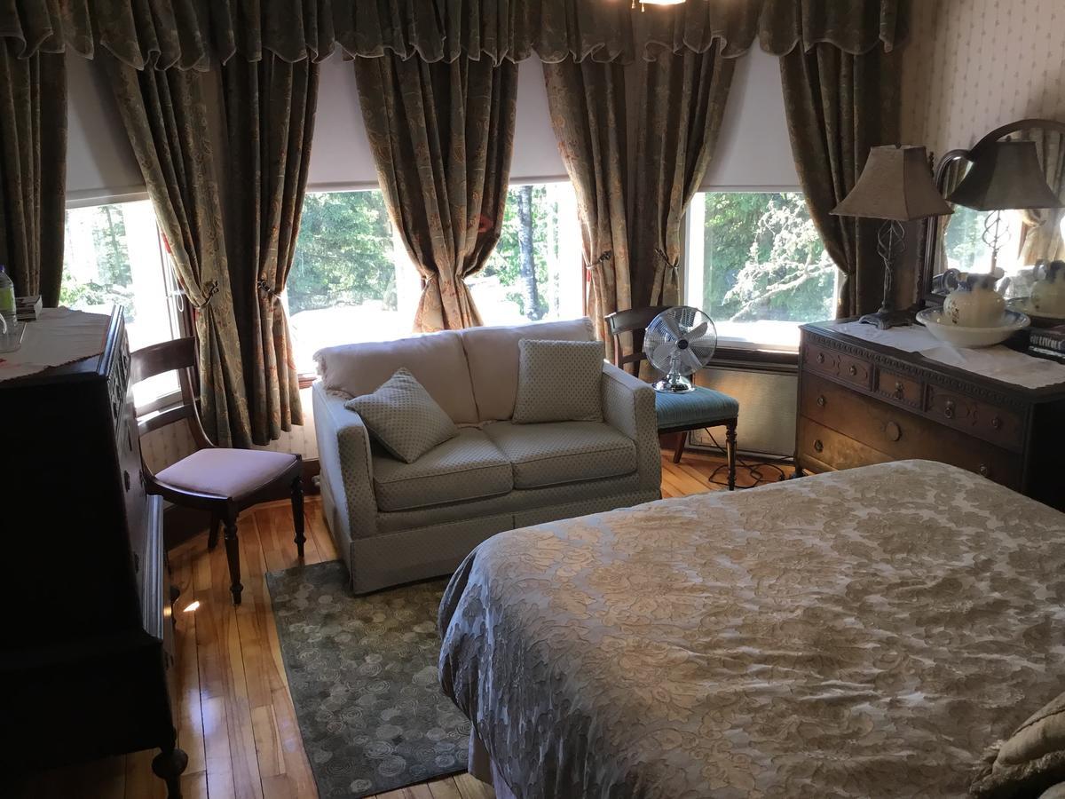 Auberge Taylor Manor Сен-Жорж Екстериор снимка